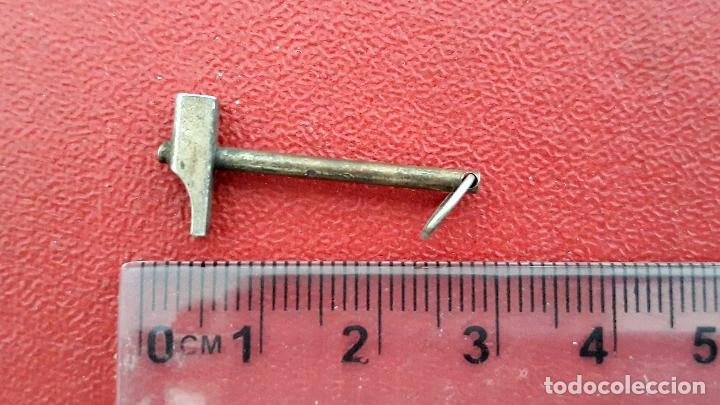 Joyeria: PEQUE&Ntilde;O COLGANTE CON FORMA DE MARTILLO. PLATA - Foto 1