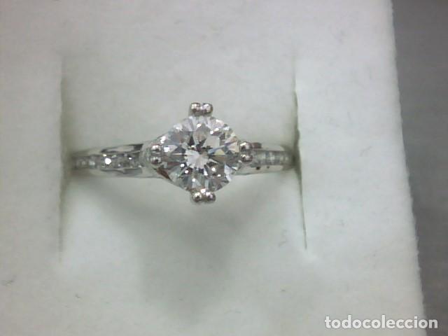 Joyeria: anillo oro blanco 18 kl y diamantes - Foto 1