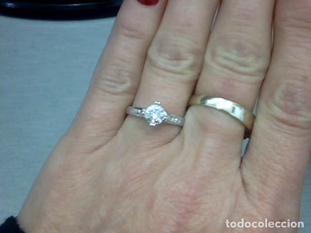 Joyeria: anillo oro blanco 18 kl y diamantes - Foto 2