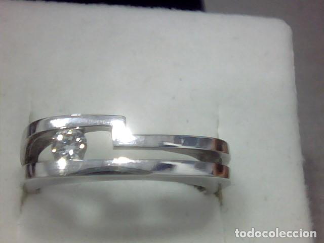 Joyeria: anillo oro blanco 18 kl y diamante - Foto 1