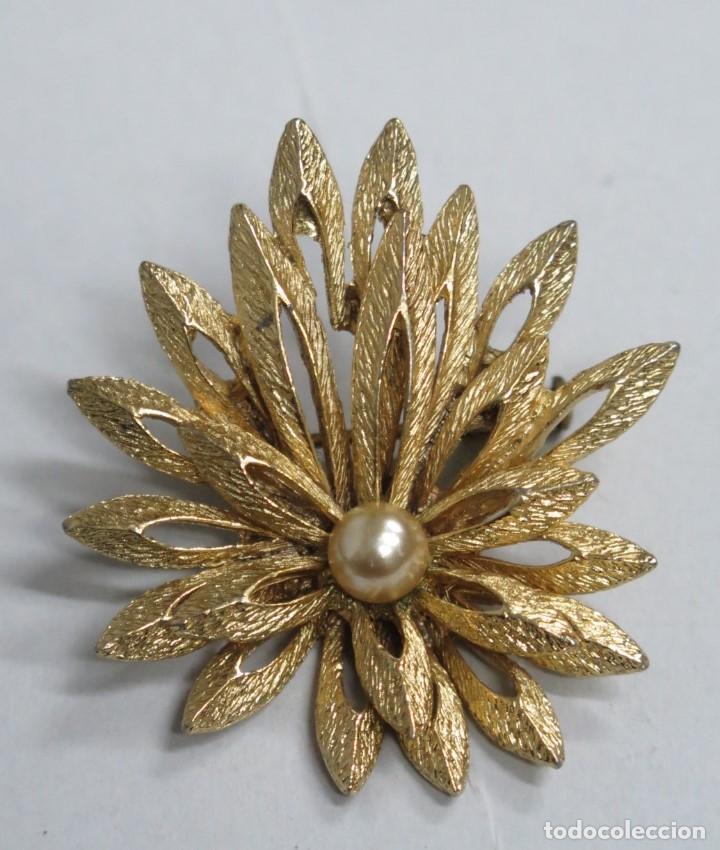 Joyeria: BROCHE DORADO. A&Ntilde;OS 60 - Foto 1