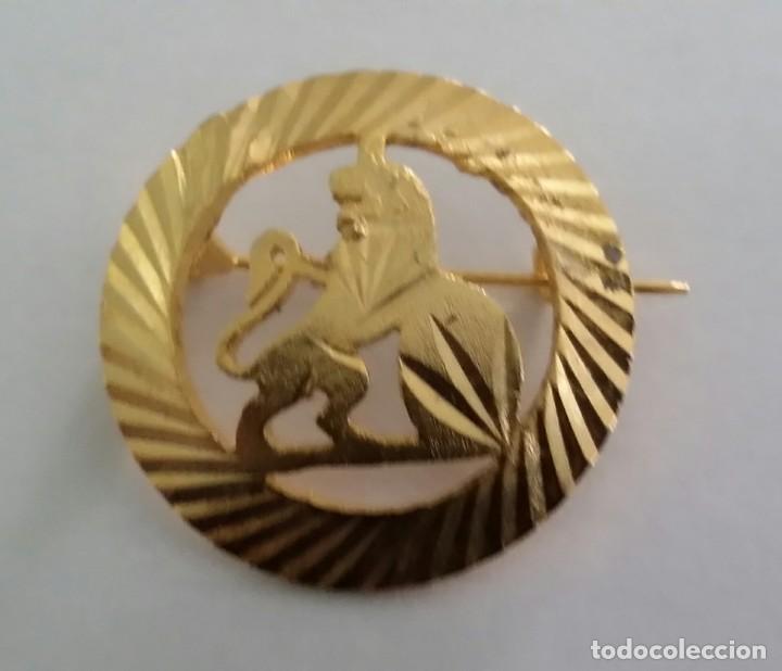 Joyeria: BROCHE CON LE&Oacute;N HER&Aacute;LDICO. DORADO. - Foto 3