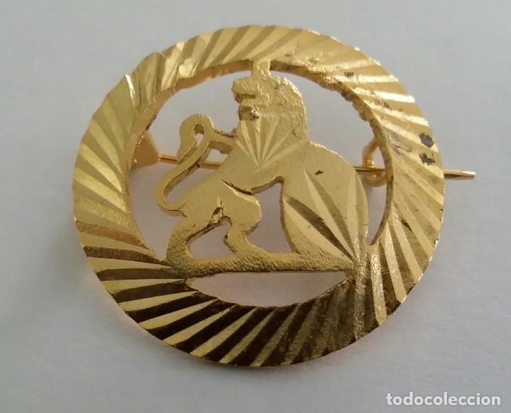 Joyeria: BROCHE CON LE&Oacute;N HER&Aacute;LDICO. DORADO. - Foto 4