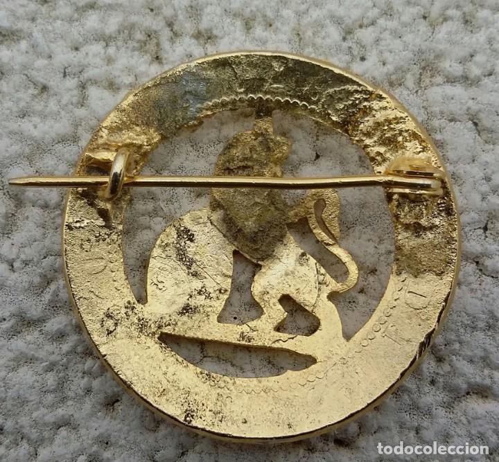 Joyeria: BROCHE CON LE&Oacute;N HER&Aacute;LDICO. DORADO. - Foto 5