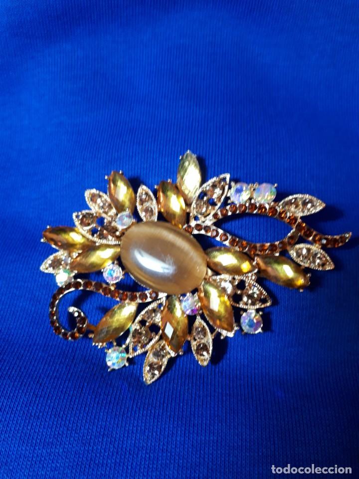 Joyeria: Gran broche con pedreria - Foto 1