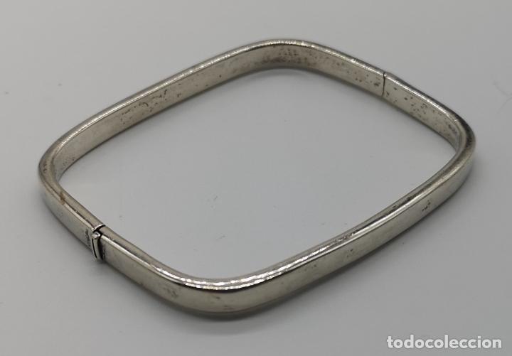 Joyeria: Brazalete antiguo en plata de ley contrastada de forma rectangular . - Foto 1