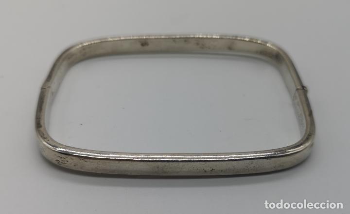 Joyeria: Brazalete antiguo en plata de ley contrastada de forma rectangular . - Foto 2
