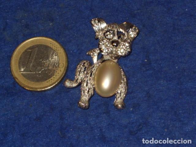 Joyeria: BROCHE RODIADO PERRO CON PERLA.VINTAGE. - Foto 2
