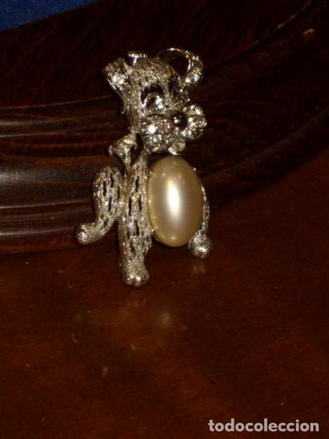 Joyeria: BROCHE RODIADO PERRO CON PERLA.VINTAGE. - Foto 4