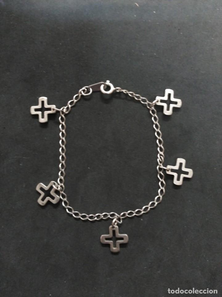 Joyeria: PULSERA DE PLATA CON DIJES EN FORMA DE CRUCES - Foto 2