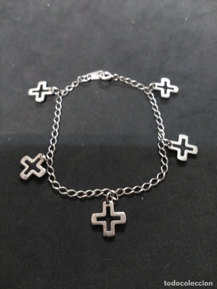 Joyeria: PULSERA DE PLATA CON DIJES EN FORMA DE CRUCES - Foto 3