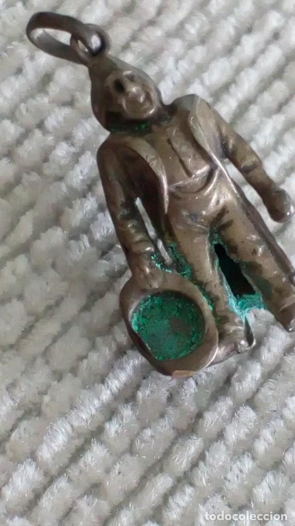 Joyeria: Dije de plata de curioso personaje - Foto 3