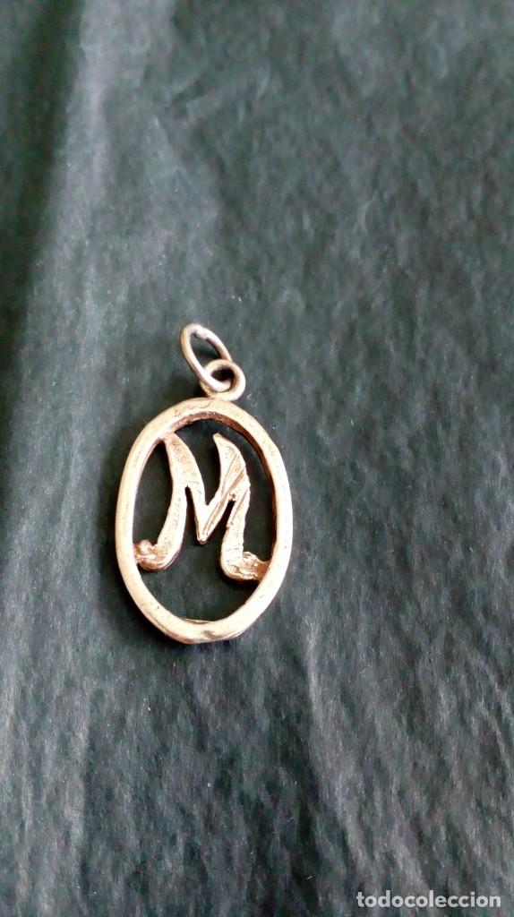 Joyeria: Colgante de plata dorada con inicial M - Foto 2