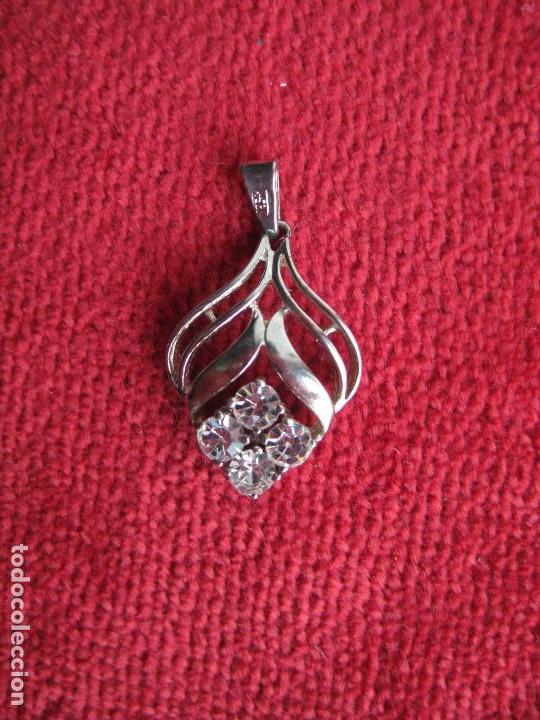 Joyeria: COLGANTE DE FLOR CON CIRCONITAS EN PLATA DE LEY - Foto 3
