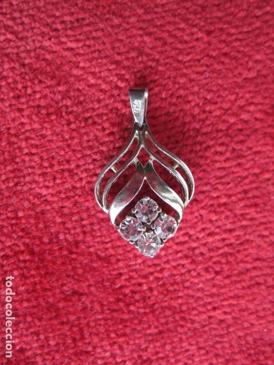 Joyeria: COLGANTE DE FLOR CON CIRCONITAS EN PLATA DE LEY - Foto 1