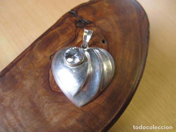 Joyeria: Colgante en plata de ley con forma de coraz&oacute;n y cristal. - Foto 1