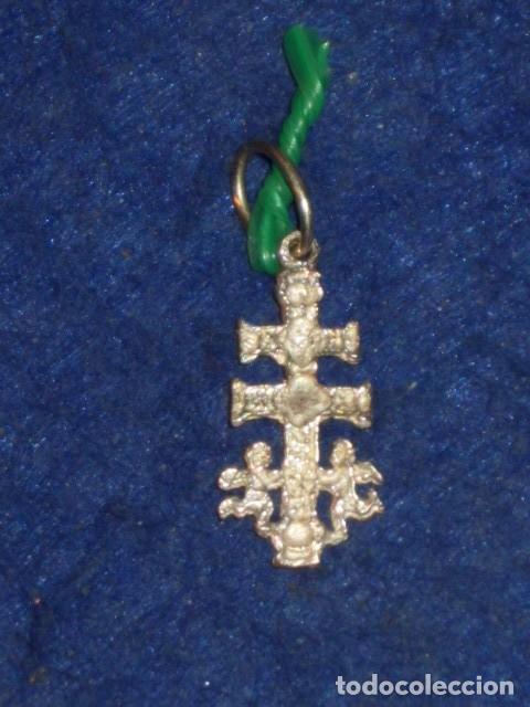 Joyeria: PEQUE&Ntilde;A CRUZ DE CARAVACA EN PLATA. - Foto 3