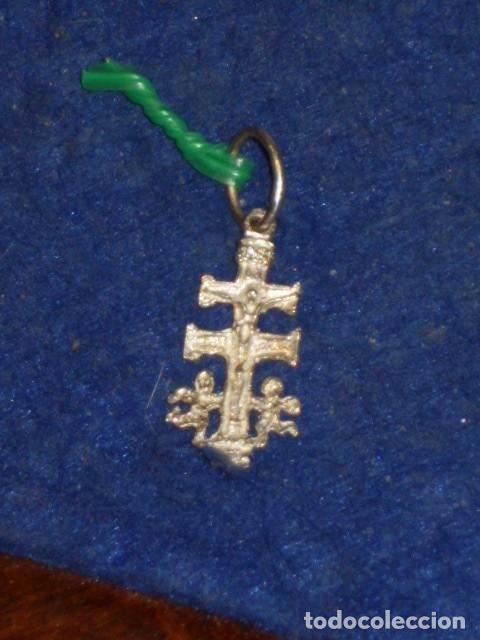 Joyeria: PEQUE&Ntilde;A CRUZ DE CARAVACA EN PLATA. - Foto 4