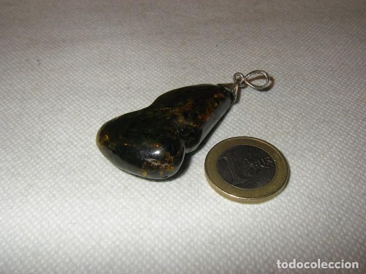 Joyeria: Colgante de ambar oscuro. - Foto 2