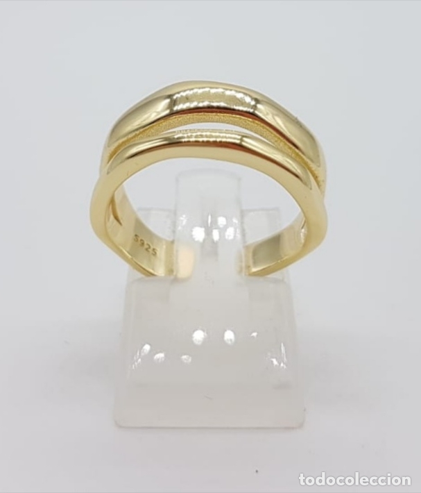 Joyeria: Alianza de dise&ntilde;o sofisticado en plata de ley contrastada, chapado en oro de 18 quilates . - Foto 4