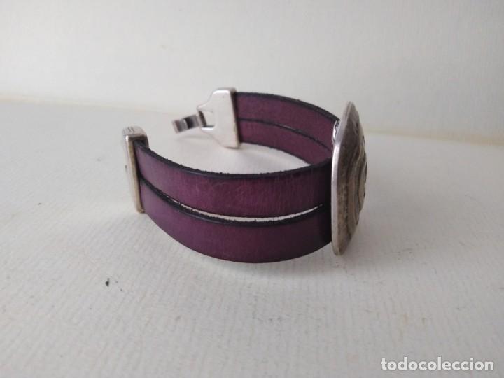 Joyeria: Pulsera de metal y cuero - Foto 4