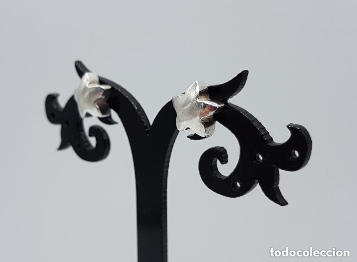Joyeria: Antiguos pendientes en plata de ley contrastada de bot&oacute;n con forma de estrella. - Foto 2