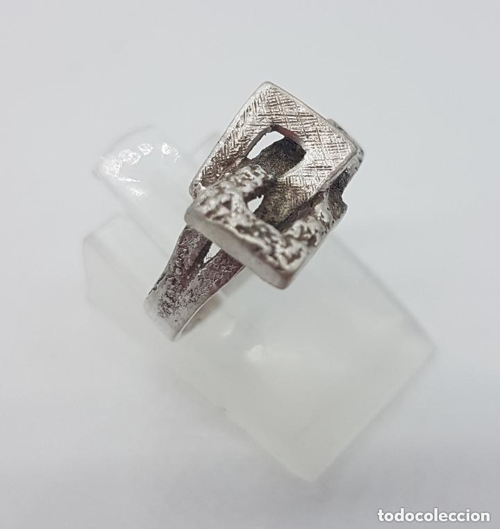 Joyeria: Original antiguo anillo en plata de ely contrastada con forma de cintur&oacute;n. - Foto 2