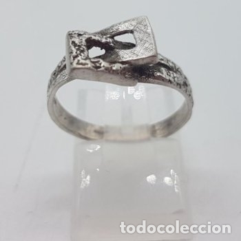 Joyeria: Original antiguo anillo en plata de ely contrastada con forma de cintur&oacute;n. - Foto 5