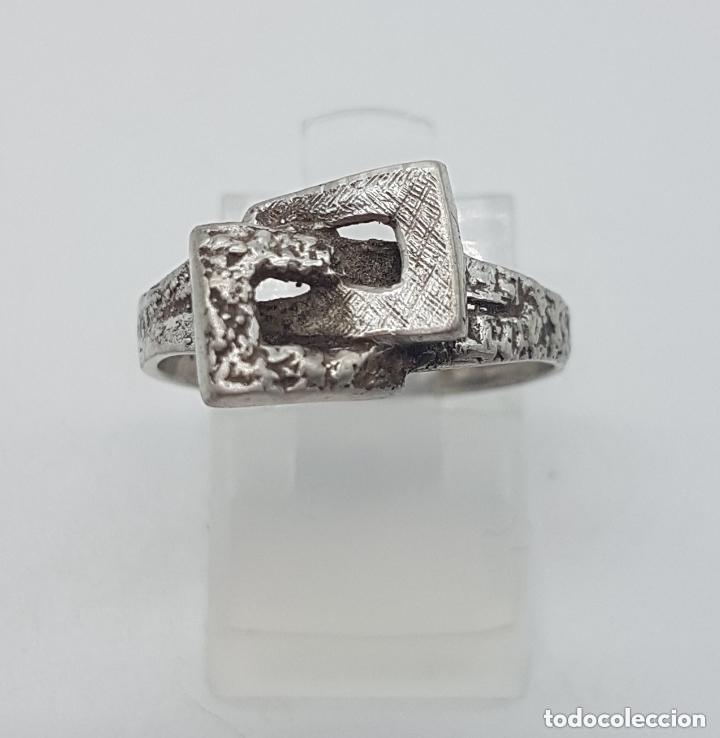 Joyeria: Original antiguo anillo en plata de ely contrastada con forma de cintur&oacute;n. - Foto 1