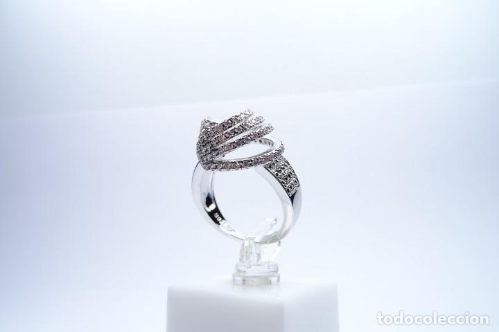 Joyeria: Anillo en plata 925 con cuajado de circonios naturales - Foto 2
