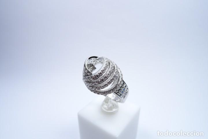 Joyeria: Anillo en plata 925 con cuajado de circonios naturales - Foto 3