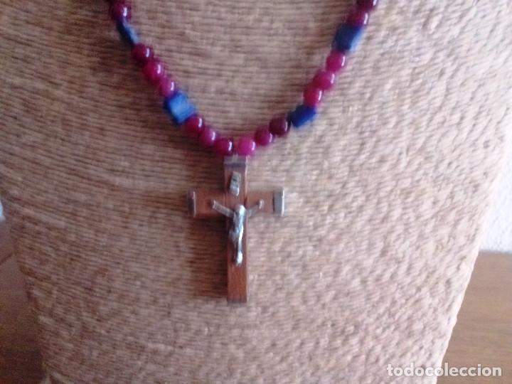 Joyeria: Collar de rub&iacute; y lapis lazuli con una cruz en el centro - Foto 2