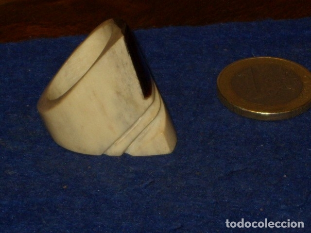 Joyeria: GRAN ANILLO DE HUESO CON INCRUSTACION DE CAREY. - Foto 4