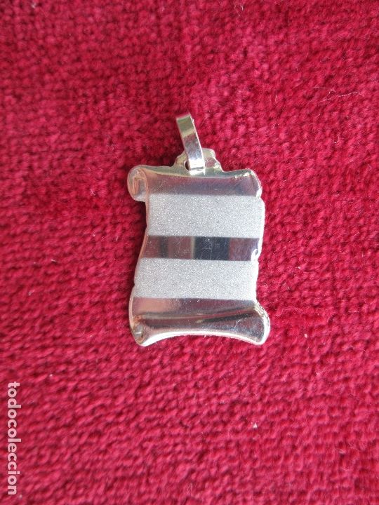 Joyeria: COLGANTE DE PLATA - PLACA PERGAMINO - SIN ESTRENAR - Foto 1