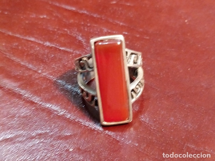 Joyeria: Anillo de plata con piedra rojiza rectangular - 10.5g y 18mm - Foto 3