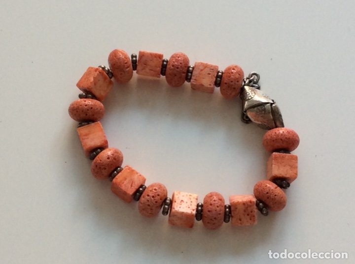 Joyeria: Pulsera de Coral y Plata de dise&ntilde;o. M.Junco - Foto 2