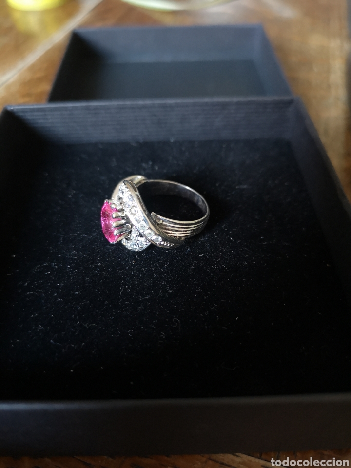 Joyeria: Sortija de oro blanco, diamantes y un rub&iacute; - Foto 3