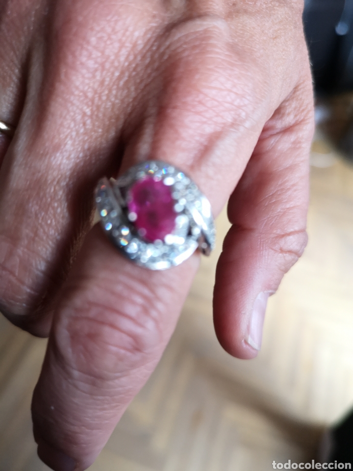 Joyeria: Sortija de oro blanco, diamantes y un rub&iacute; - Foto 4