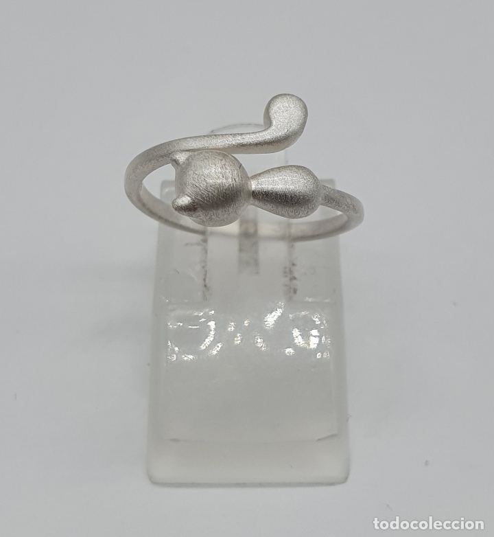 Joyeria: Original sortija en plata de ley mate contrastada con forma de gato . - Foto 1