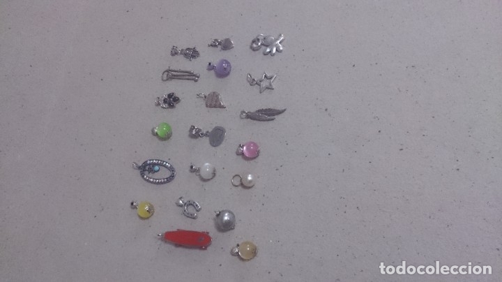 Joyeria: 20 colgantes variados. 168 - Foto 2