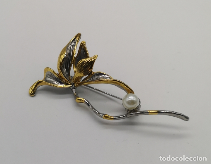 Joyeria: Elegante broche con baño de plata, oro de ley, y perla . - Foto 2 - 296895883