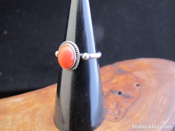 Joyeria: Anillo en plata de ley e imitaci&oacute;n coral - Foto 1