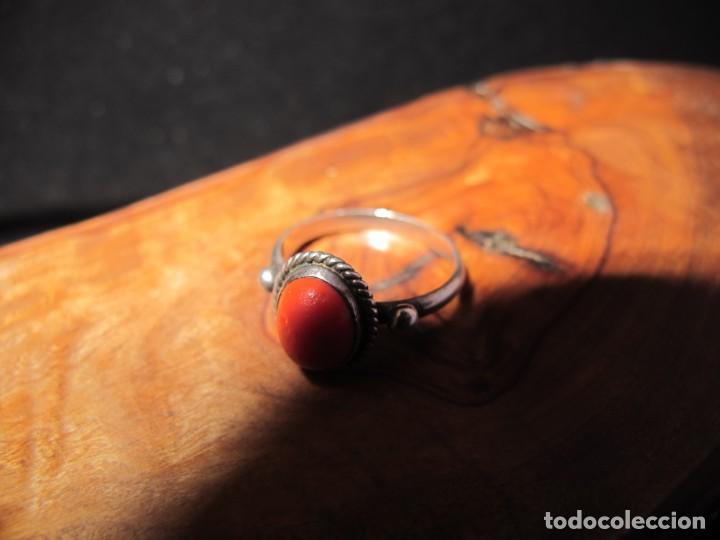 Joyeria: Anillo en plata de ley e imitaci&oacute;n coral - Foto 2