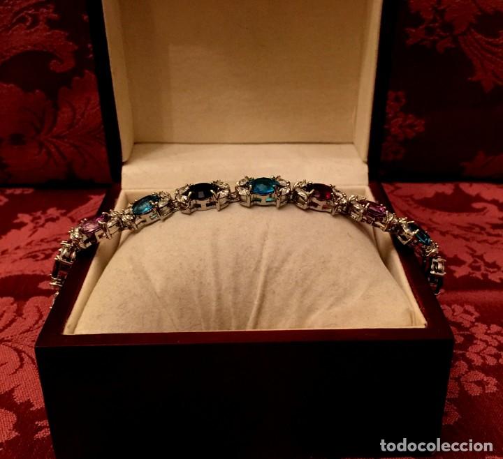Joyeria: PULSERA CHAPADA ORO BLANCO 18 K CON MULTIGEMAS - 24 GRAMOS. - Foto 4