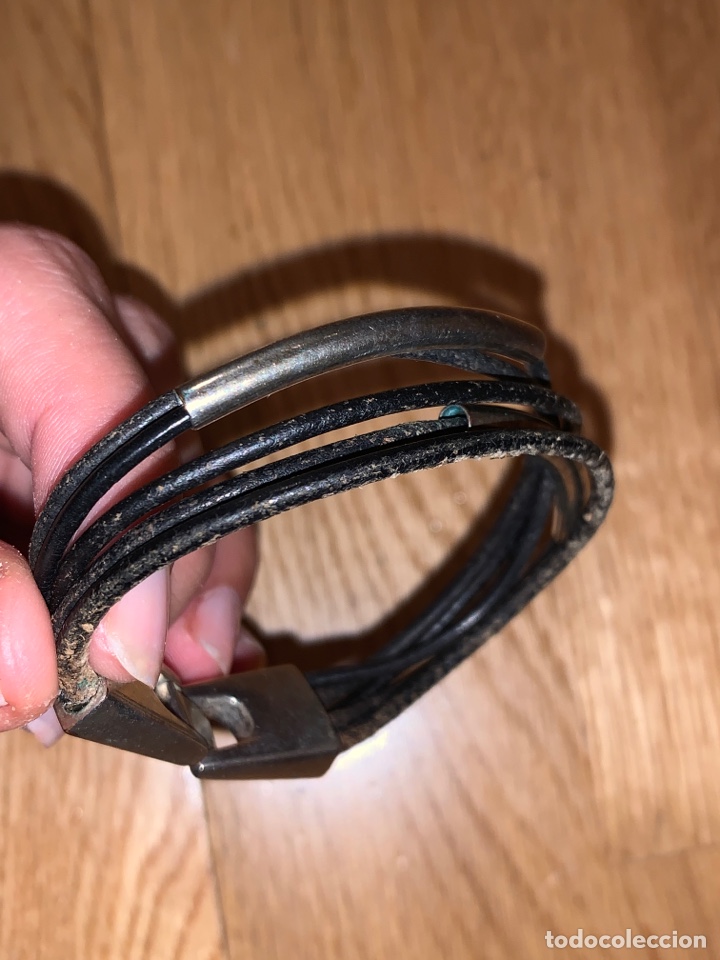 Joyeria: Pulsera en piel y metal plateado - Foto 2