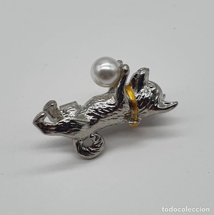 Joyeria: Bello broche de perrito con acabados en plata, oro y perla . - Foto 5 - 186169741