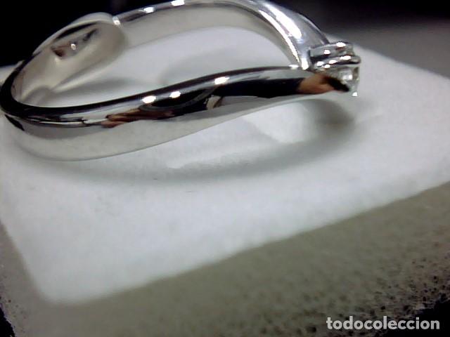 Joyeria: anillo oro blanco 18 kl y diamante - Foto 2