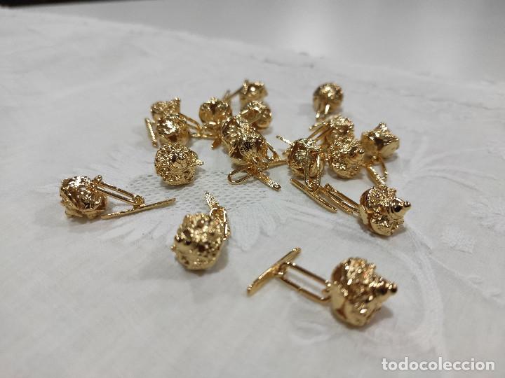 Joyeria: Botones dorados con asa y pasador - Foto 3