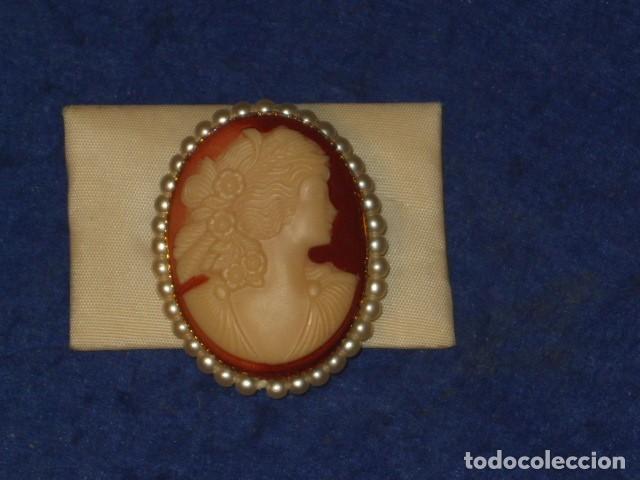 Joyeria: BROCHE CAMAFEO TALLADO EN CONCHA CON PERLAS. - Foto 1