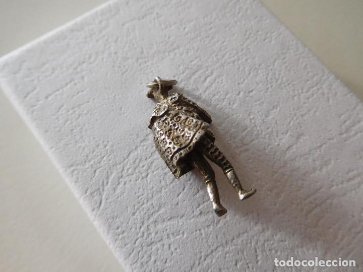 Joyeria: Colgante de plata representando torero - Foto 2